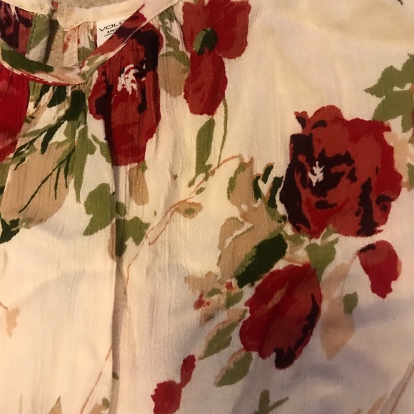 Volcom top - Picture 3 of 4